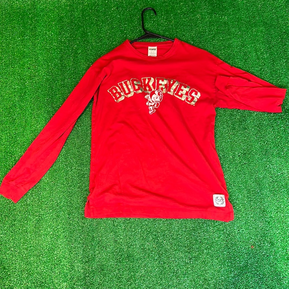 Victoria secret pink (sports logo long-sleeved shirt)